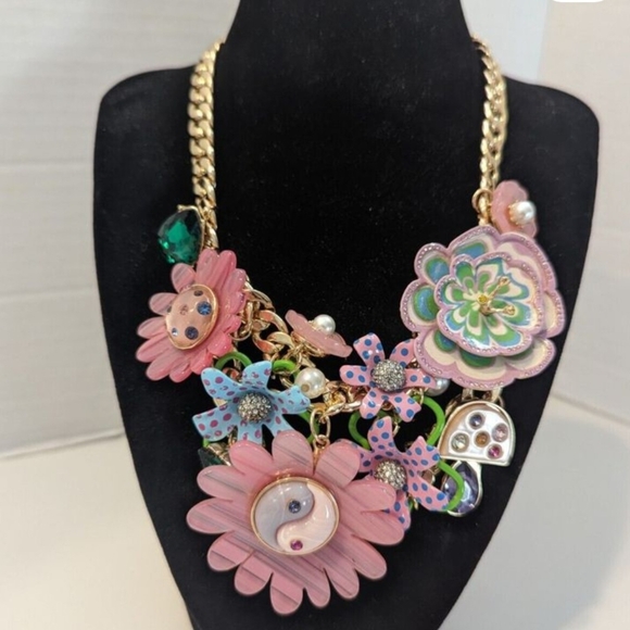 Betsey Johnson Jewelry - Betsey Johnson Charming Floral Necklace with Pink and Gold Details